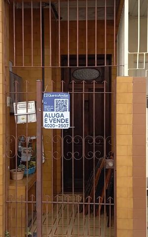Casa à venda com 80m², 2 quartos e sem vaga Casa à venda com 80m², 2 quartos e sem vagaFachada