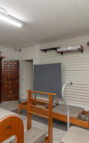 Casa à venda com 170m², 4 quartos e 8 vagasSala