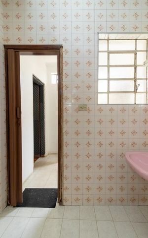 Casa à venda com 170m², 4 quartos e 8 vagasBanheiro 2