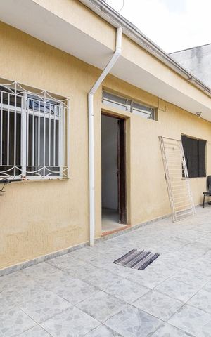 Casa à venda com 170m², 4 quartos e 8 vagasQuintal
