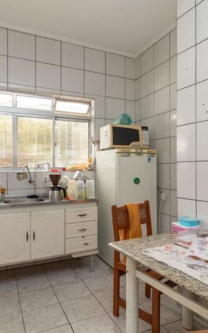 Casa à venda com 170m², 4 quartos e 8 vagasCozinha 