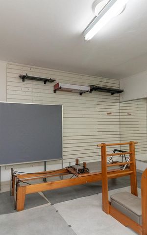 Casa à venda com 170m², 4 quartos e 8 vagasSala