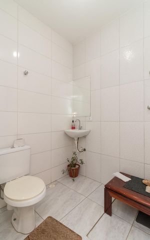 Casa à venda com 170m², 4 quartos e 8 vagasBanheiro