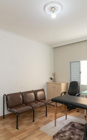 Casa à venda com 170m², 4 quartos e 8 vagasSuíte