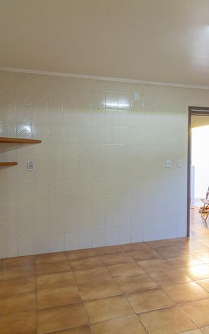 Casa para alugar com 350m², 6 quartos e 4 vagas Casa para alugar com 350m², 6 quartos e 4 vagasCozinha