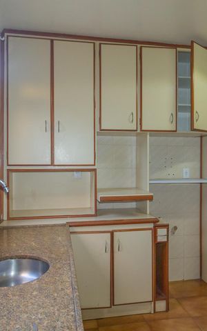 Casa para alugar com 350m², 6 quartos e 4 vagas Casa para alugar com 350m², 6 quartos e 4 vagasCozinha
