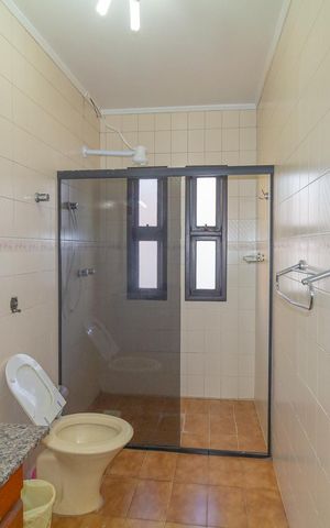 Casa para alugar com 350m², 6 quartos e 4 vagas Casa para alugar com 350m², 6 quartos e 4 vagasBanheiro 3