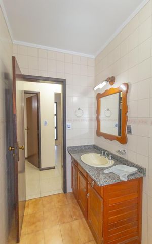 Casa para alugar com 350m², 6 quartos e 4 vagas Casa para alugar com 350m², 6 quartos e 4 vagasBanheiro 3