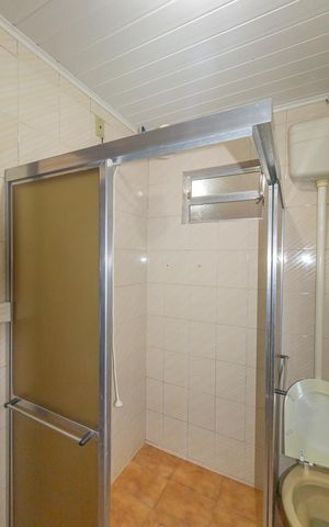 Casa para alugar com 350m², 6 quartos e 4 vagas Casa para alugar com 350m², 6 quartos e 4 vagasBanheiro de serviço