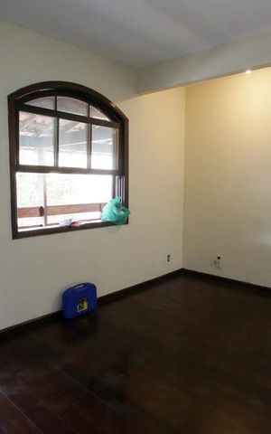 Casa à venda com 194m², 4 quartos e 2 vagasSala de Estar