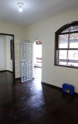Casa à venda com 194m², 4 quartos e 2 vagasSala de Estar