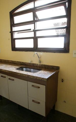 Casa à venda com 194m², 4 quartos e 2 vagasCozinha