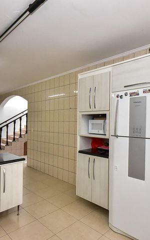 Casa para alugar com 462m², 4 quartos e 8 vagasCozinha