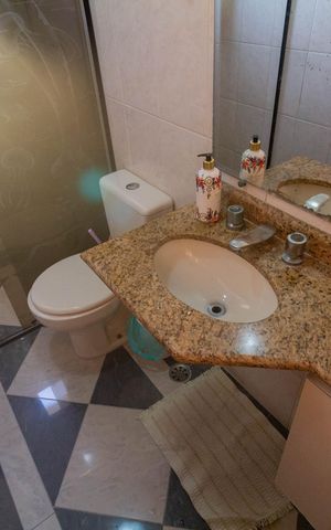 Apartamento à venda com 130m², 3 quartos e 2 vagas Apartamento à venda com 130m², 3 quartos e 2 vagasBanheiro da Suíte