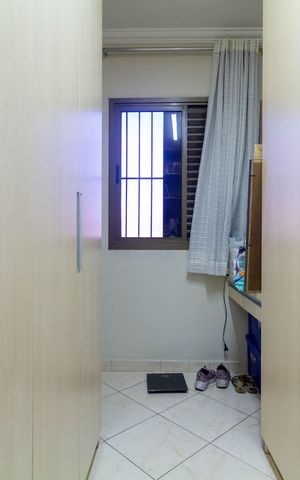 Apartamento à venda com 130m², 3 quartos e 2 vagas Apartamento à venda com 130m², 3 quartos e 2 vagasCloset da Suíte