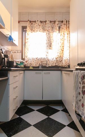 Apartamento à venda com 130m², 3 quartos e 2 vagas Apartamento à venda com 130m², 3 quartos e 2 vagasCozinha