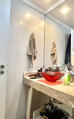 Apartamento à venda com 56m², 2 quartos e 1 vaga Apartamento à venda com 56m², 2 quartos e 1 vagaBanheiro