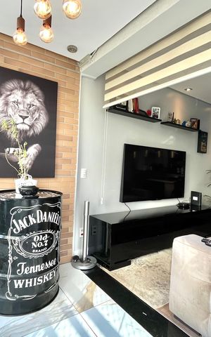Apartamento à venda com 56m², 2 quartos e 1 vaga Apartamento à venda com 56m², 2 quartos e 1 vagaVaranda