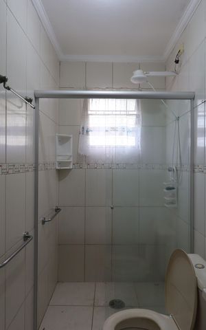 Casa à venda com 100m², 2 quartos e 1 vagaCasa 2 - Banheiro social