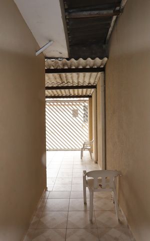 Casa à venda com 100m², 2 quartos e 1 vagaCorredor externo