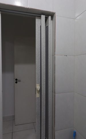 Casa à venda com 100m², 2 quartos e 1 vagaCasa 1 - Banheiro da Suíte