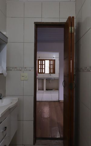 Casa à venda com 100m², 2 quartos e 1 vagaCasa 2 - Banheiro social