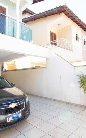 Casa à venda com 150m², 3 quartos e 3 vagas Casa à venda com 150m², 3 quartos e 3 vagasGagarem