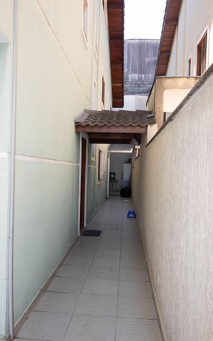 Casa à venda com 150m², 3 quartos e 3 vagas Casa à venda com 150m², 3 quartos e 3 vagasCorredor