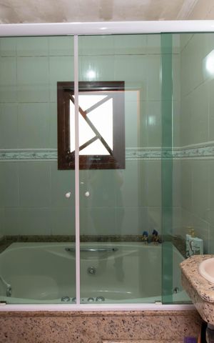 Casa à venda com 150m², 3 quartos e 3 vagas Casa à venda com 150m², 3 quartos e 3 vagasBanheiro da Suíte