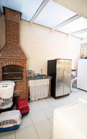 Casa à venda com 150m², 3 quartos e 3 vagas Casa à venda com 150m², 3 quartos e 3 vagasÁrea de Serviço / Churrasqueira