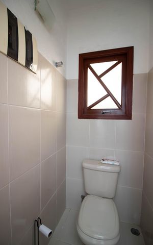 Casa à venda com 150m², 3 quartos e 3 vagas Casa à venda com 150m², 3 quartos e 3 vagasBanheiro Social