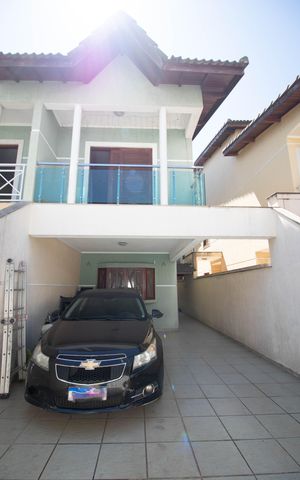 Casa à venda com 150m², 3 quartos e 3 vagas Casa à venda com 150m², 3 quartos e 3 vagasGagarem