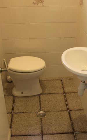 Casa à venda com 400m², 4 quartos e 5 vagasBanheiro da edícula