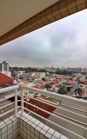 Apartamento à venda com 177m², 3 quartos e 3 vagasQuarto 1 Sacada
