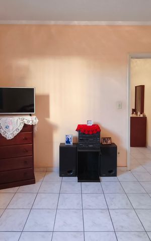 Casa à venda com 199m², 3 quartos e 3 vagasQuarto 2 da Edícula
