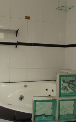 Casa à venda com 213m², 3 quartos e 1 vagaBanheiro da Suíte