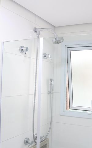 Apartamento à venda com 85m², 2 quartos e 3 vagasBanheiro da Suíte 1