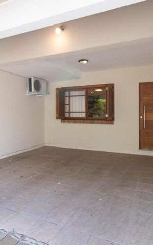 Casa à venda com 230m², 3 quartos e 4 vagasGaragem