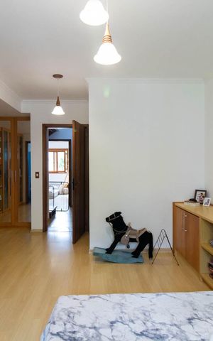 Casa à venda com 230m², 3 quartos e 4 vagasSuíte