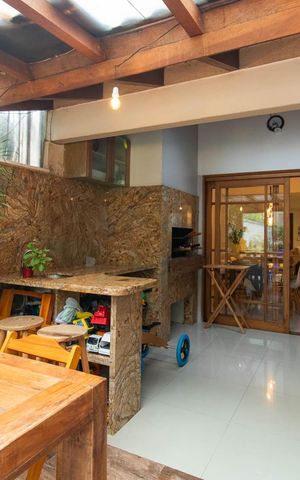 Casa à venda com 230m², 3 quartos e 4 vagasChurrasqueira