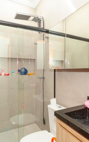 Casa à venda com 120m², 3 quartos e 2 vagasBanheiro