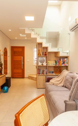 Casa à venda com 120m², 3 quartos e 2 vagasSala