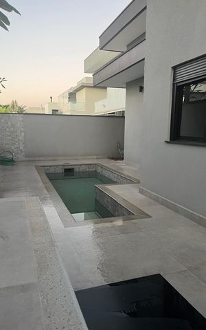 Casa de condomínio para alugar com 297m², 3 quartos e 2 vagas Casa de condomínio para alugar com 297m², 3 quartos e 2 vagasÁrea Externa