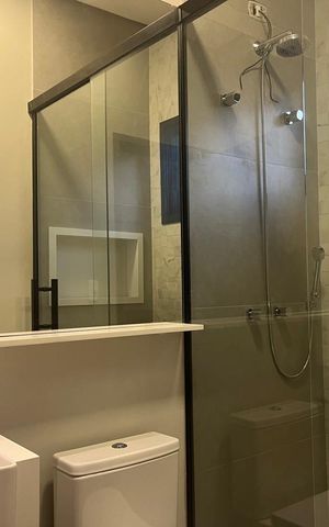 Casa de condomínio para alugar com 297m², 3 quartos e 2 vagas Casa de condomínio para alugar com 297m², 3 quartos e 2 vagasBanheiro da Suíte 2