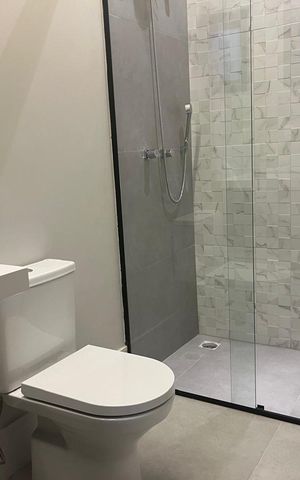 Casa de condomínio para alugar com 297m², 3 quartos e 2 vagas Casa de condomínio para alugar com 297m², 3 quartos e 2 vagasBanheiro da Suíte 3