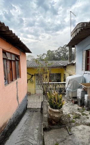 Casa à venda com 250m², 2 quartos e 3 vagas Casa à venda com 250m², 2 quartos e 3 vagasQuintal