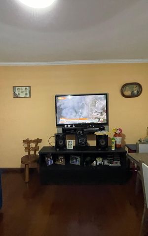Casa à venda com 250m², 2 quartos e 3 vagas Casa à venda com 250m², 2 quartos e 3 vagasSala