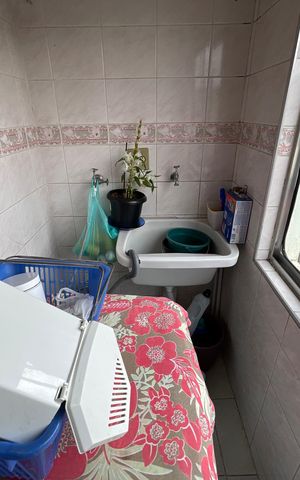 Casa à venda com 250m², 2 quartos e 3 vagas Casa à venda com 250m², 2 quartos e 3 vagasÁrea de Serviço