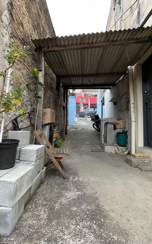 Casa à venda com 250m², 2 quartos e 3 vagas Casa à venda com 250m², 2 quartos e 3 vagasQuintal