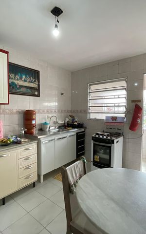 Casa à venda com 250m², 2 quartos e 3 vagas Casa à venda com 250m², 2 quartos e 3 vagasCozinha